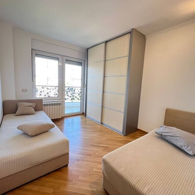 Аренда просторной, комфортной квартиры, 140 м², Врачар, Белград, Сербия