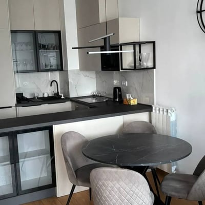 Alquiler de apartamento moderno y confortable, 70 m², Residencial Wellport, Nuevo Belgrado, Serbia