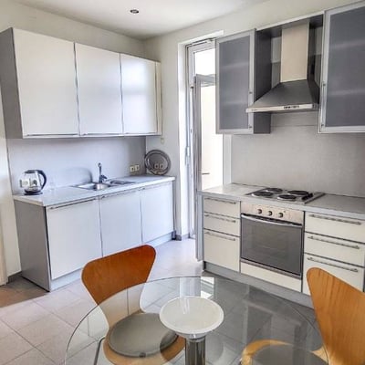 Rent of a bright, comfortable apartment, 82 m², Belgrade, Serbia