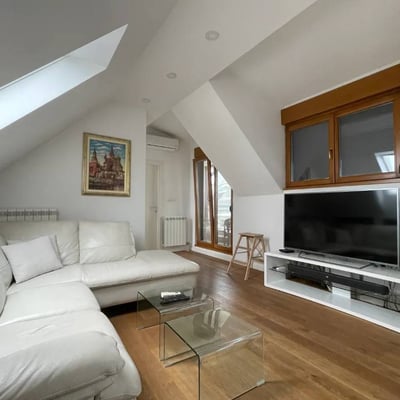 Apartamento luminoso 48m² con terraza en alquiler, Vračar, Belgrado, Serbia