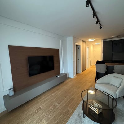Apartamento moderno 62m² en alquiler en complejo Kennedy Residence, Nuevo Belgrado, Serbia