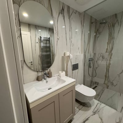 Apartamento moderno 62m² en alquiler en complejo Kennedy Residence, Nuevo Belgrado, Serbia