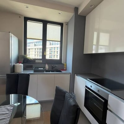 Apartamento elegante 74m² en alquiler en complejo residencial BW Metropolitan, Belgrado, Serbia