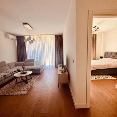 Apartamento nuevo y moderno 55m² en alquiler en complejo residencial BW Quartet 3, Belgrado, Serbia