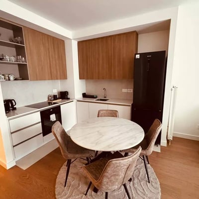 Apartamento nuevo y moderno 55m² en alquiler en complejo residencial BW Quartet 3, Belgrado, Serbia