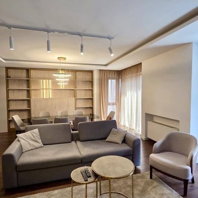 Apartamento espacioso 92m² en alquiler, Belgrado, Serbia