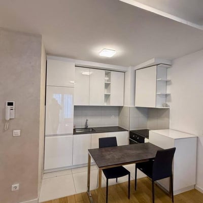 Appartement moderne 54m² à louer dans la résidence A Block, Nouveau Belgrade, Serbie
