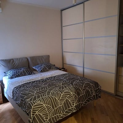 Spacious Apartment 145m² for Rent in Vračar, Belgrade, Serbia
