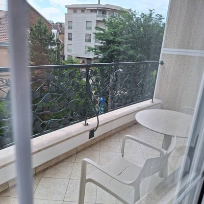 Apartamento espacioso 145m² en alquiler en Vračar, Belgrado, Serbia