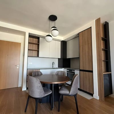 Alquiler de apartamento moderno 55m² en el complejo premium BW Iris, Belgrado, Serbia