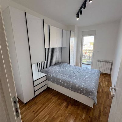 Alquiler de apartamento moderno 52m² en el complejo Green Residence, Belgrado, Serbia