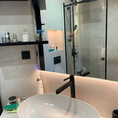 Apartamento espacioso y moderno 108m² en alquiler, Nuevo Belgrado, Serbia