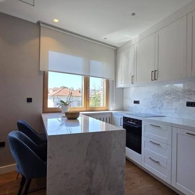 Apartamento moderno de dos habitaciones en alquiler en el nuevo complejo Kapije Vracara, Belgrado