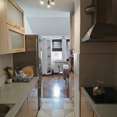 Acogedor apartamento de dos plantas de 91 m² en alquiler en Nuevo Belgrado, Serbia