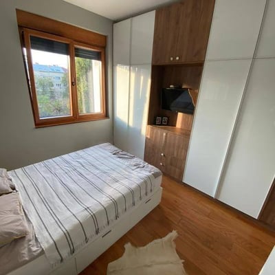 Acogedor apartamento amueblado de dos habitaciones de 46 m² en Senjak, Belgrado, Serbia