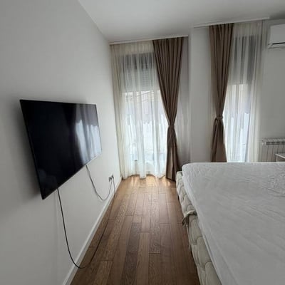Stylish and bright 70 m² apartment for rent in Vračar, Belgrade