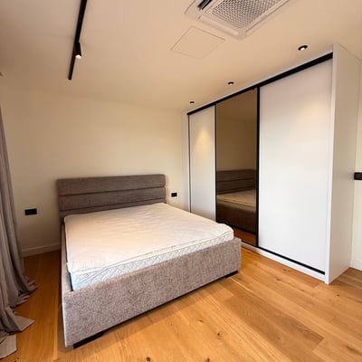 Location de penthouse spacieux de 130 m² avec vue panoramique sur la ville, Belgrade, Serbie