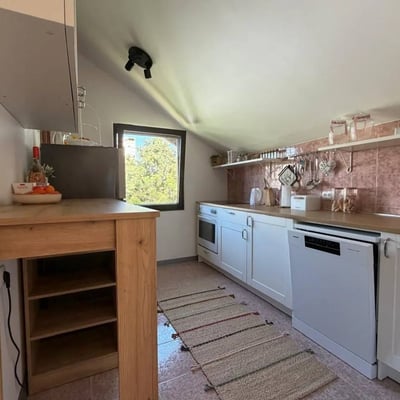 Аренда уютной трехкомнатной квартиры 64 м² в районе Вождовац, Белград