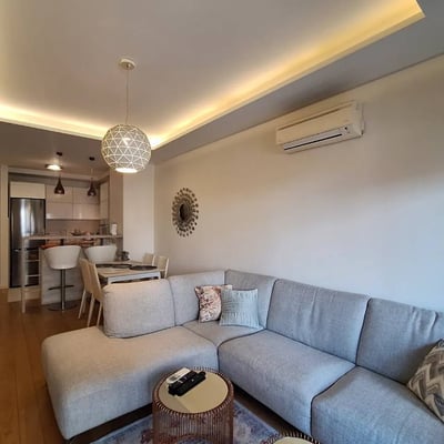 Alquiler de apartamento elegante de 51 m² en el complejo premium A Blok, Belgrado