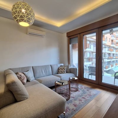 Alquiler de apartamento elegante de 51 m² en el complejo premium A Blok, Belgrado