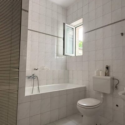 Location d'appartement spacieux et lumineux de 80 m² dans le centre-ville, Belgrade