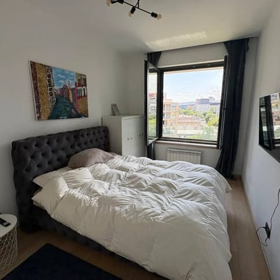 Alquiler de apartamento luminoso de 69 m² con plaza de aparcamiento en el complejo premium Novi Dorćol, Belgrado, Serbia