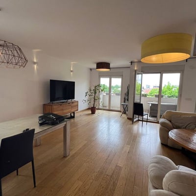 Alquiler de apartamento luminoso de dos plantas de 180 m² en Voždovac, Belgrado, Serbia