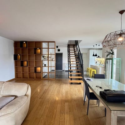 Alquiler de apartamento luminoso de dos plantas de 180 m² en Voždovac, Belgrado, Serbia