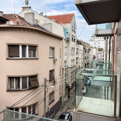 Аренда уютной квартиры 53 м² с видом на Храм Святого Саввы в центре Белграда, Сербия
