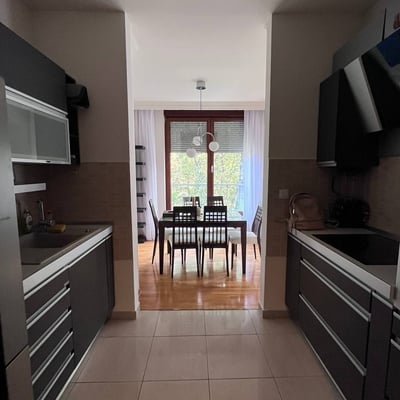 Аренда уютной меблированной квартиры 85 м² в районе Дединье, Белград, Сербия