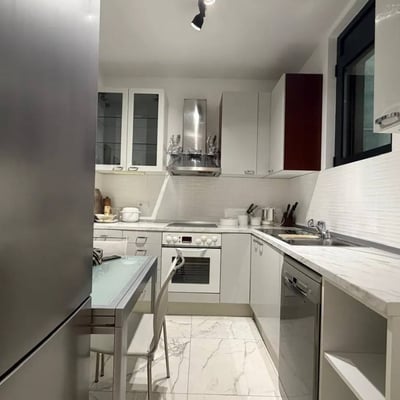 Аренда просторной квартиры 96 м² недалеко от парка Ташмайдан, Белград, Сербия