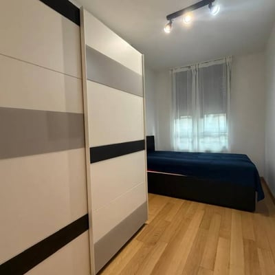 Аренда просторной квартиры 96 м² недалеко от парка Ташмайдан, Белград, Сербия