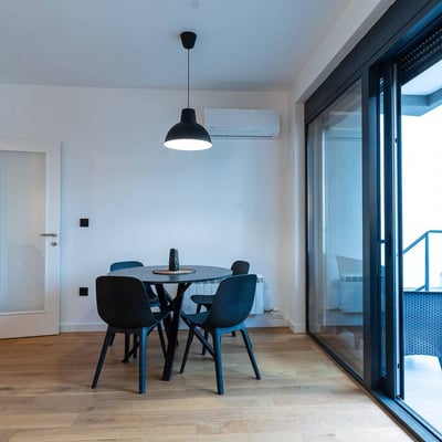 Location d'appartement spacieux de 75 m² avec cour privée, district de Vračar, Belgrade, Serbie