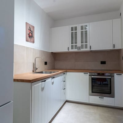 Location d'appartement spacieux de 75 m² avec cour privée, district de Vračar, Belgrade, Serbie