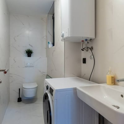 Location d'appartement spacieux de 75 m² avec cour privée, district de Vračar, Belgrade, Serbie