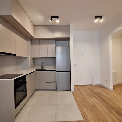Alquiler de apartamento de 53 m² en el complejo residencial prémium Newport, distrito de Novi Beograd, Belgrado, Serbia