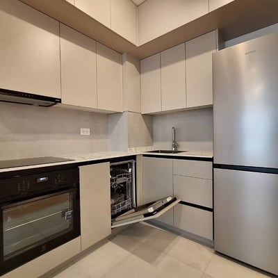 Alquiler de apartamento de 53 m² en el complejo residencial prémium Newport, distrito de Novi Beograd, Belgrado, Serbia