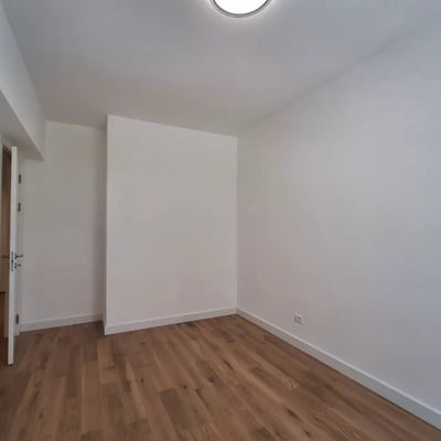 Alquiler de apartamento de 53 m² en el complejo residencial prémium Newport, distrito de Novi Beograd, Belgrado, Serbia