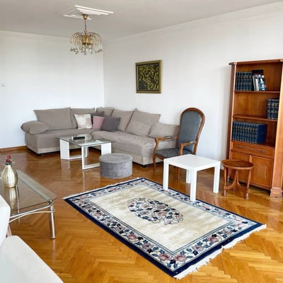 Сдается в аренду светлая и просторная квартира 90 м² в районе Новый Белград, Белград, Сербия