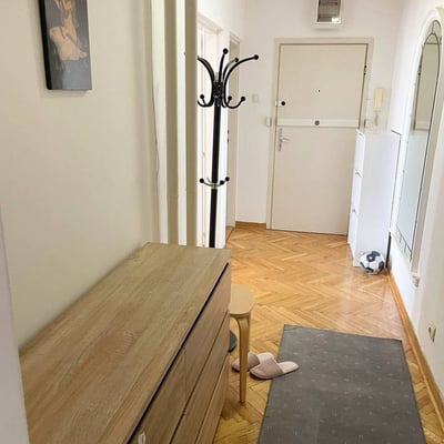 Сдается в аренду светлая и просторная квартира 90 м² в районе Новый Белград, Белград, Сербия