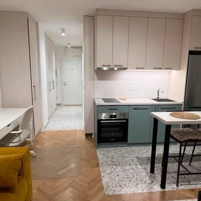Location de studio lumineux de 30 m², Zvezdara, Belgrade, Serbie