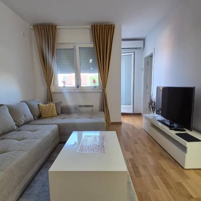 Location d'appartement cosy de 53 m² dans un immeuble neuf, Zvezdara, Belgrade, Serbie