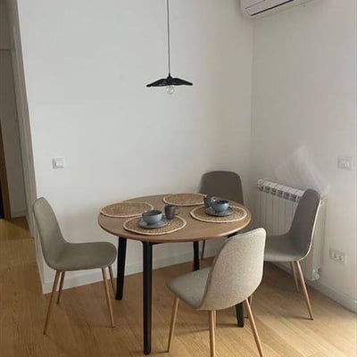 Apartamento bonito y luminoso de 40 m² con terraza amplia en Vračar, Belgrado, Serbia