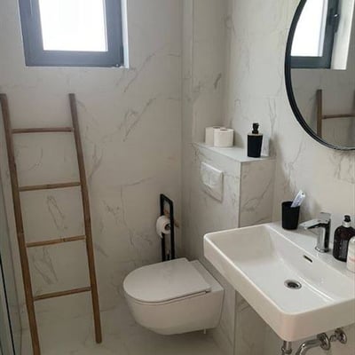 Apartamento bonito y luminoso de 40 m² con terraza amplia en Vračar, Belgrado, Serbia