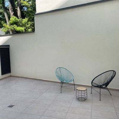 Apartamento bonito y luminoso de 40 m² con terraza amplia en Vračar, Belgrado, Serbia