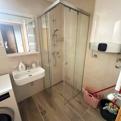Appartement de 3 pièces élégant de 74 m² dans un immeuble neuf à Vračar, Belgrade, Serbie