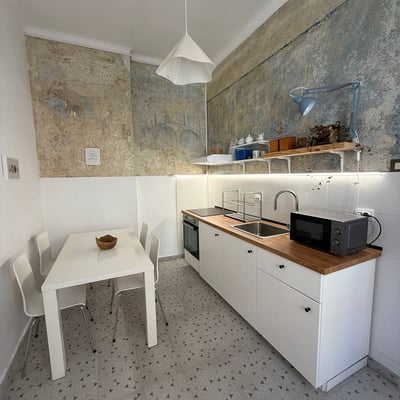 Gorgeous and bright 3-room apartment 85 m² in the very center of the city, Belgrade, Serbia