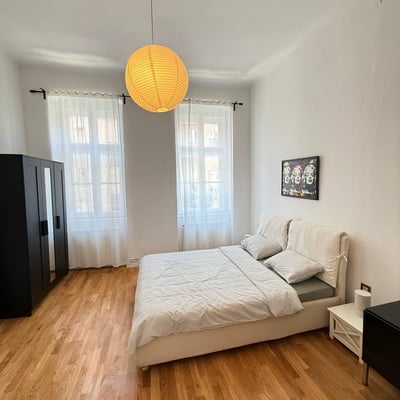 Gorgeous and bright 3-room apartment 85 m² in the very center of the city, Belgrade, Serbia