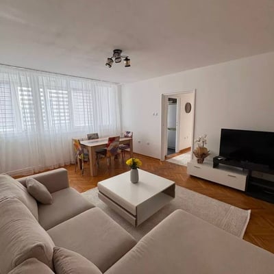 Gemütliches und geräumiges renoviertes Apartment 70 m², Neu-Belgrad, Serbien