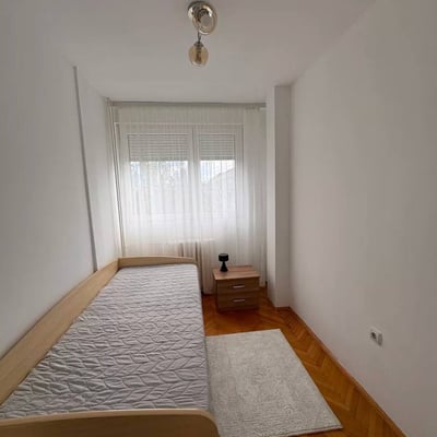 Gemütliches und geräumiges renoviertes Apartment 70 m², Neu-Belgrad, Serbien